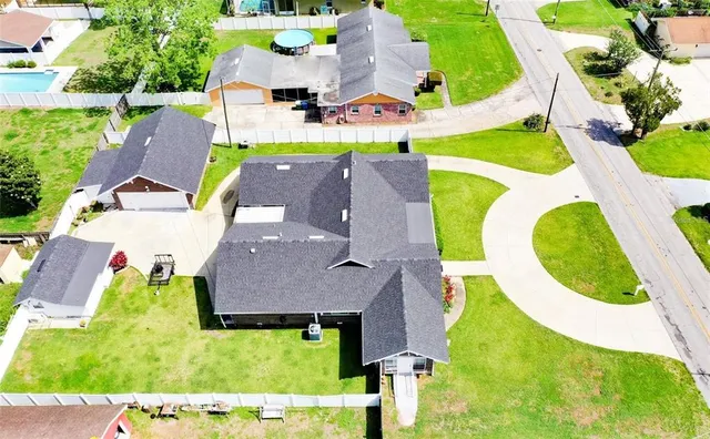 $435,000 | 107 North Lake Howard Drive, Winter Haven, FL 33880