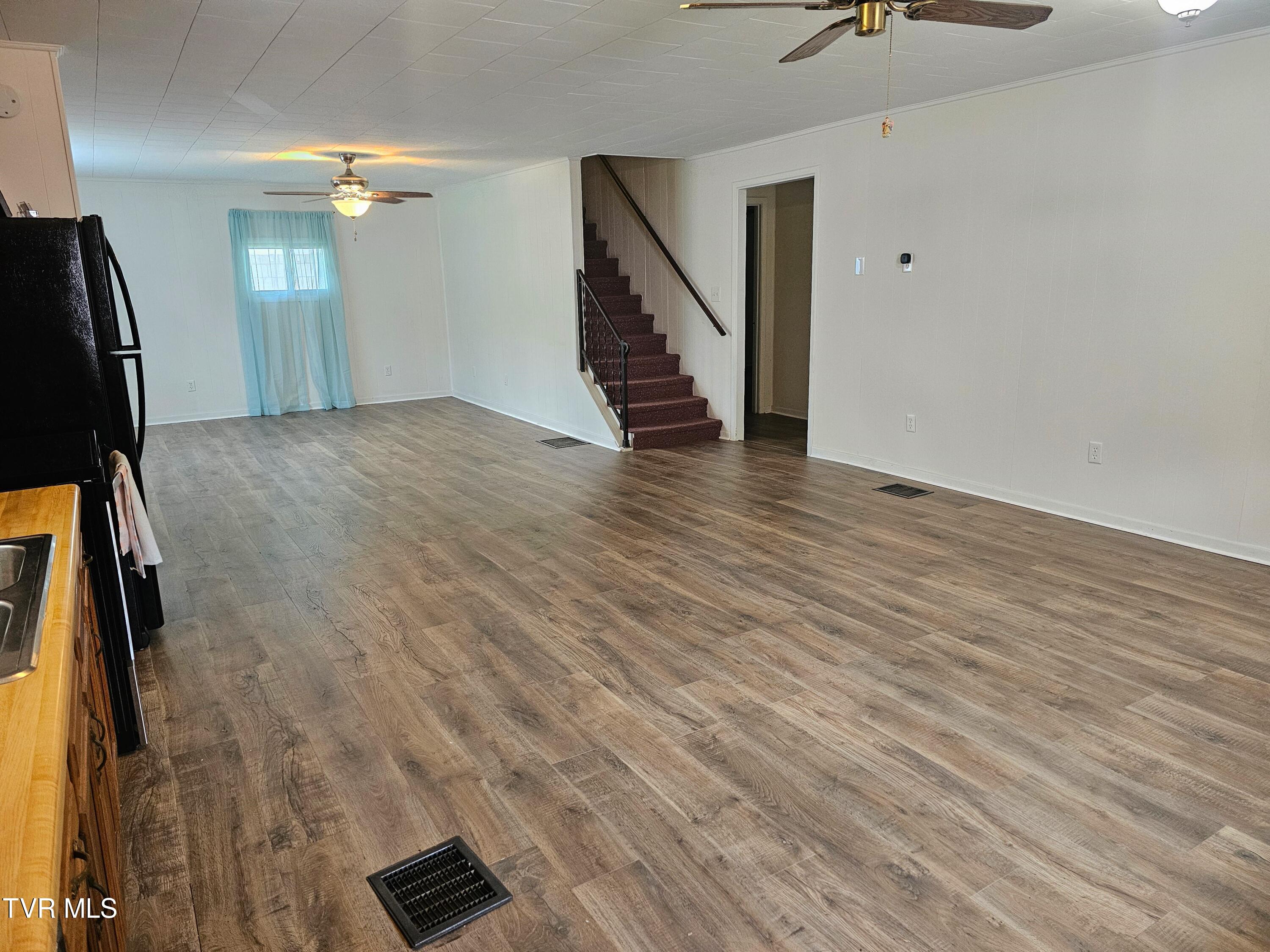 5643 Freeman Road Wise, VA 24293 - Photo 12 of 66 living room_kitchen 4