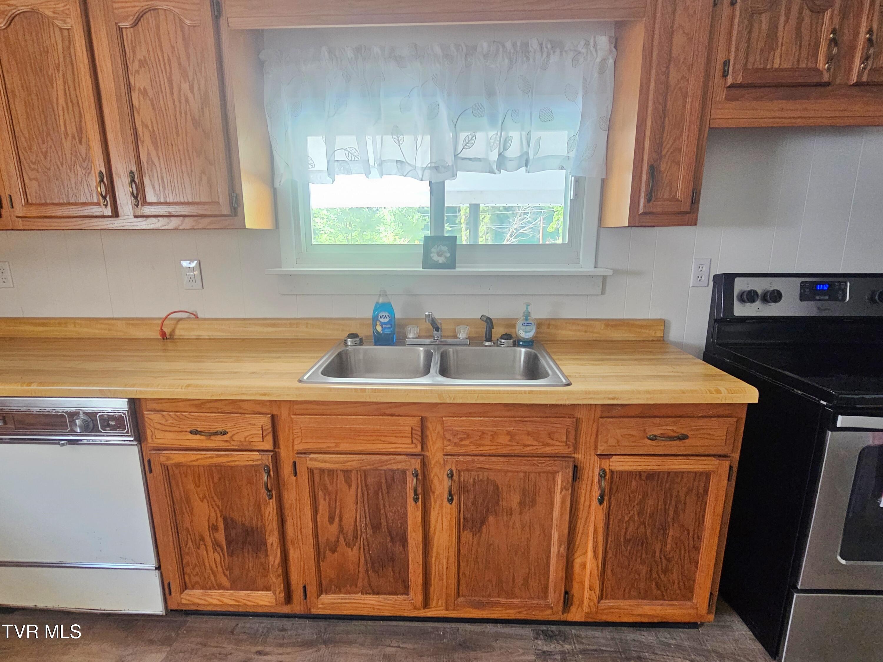 5643 Freeman Road Wise, VA 24293 - Photo 14 of 66 kitchen 7