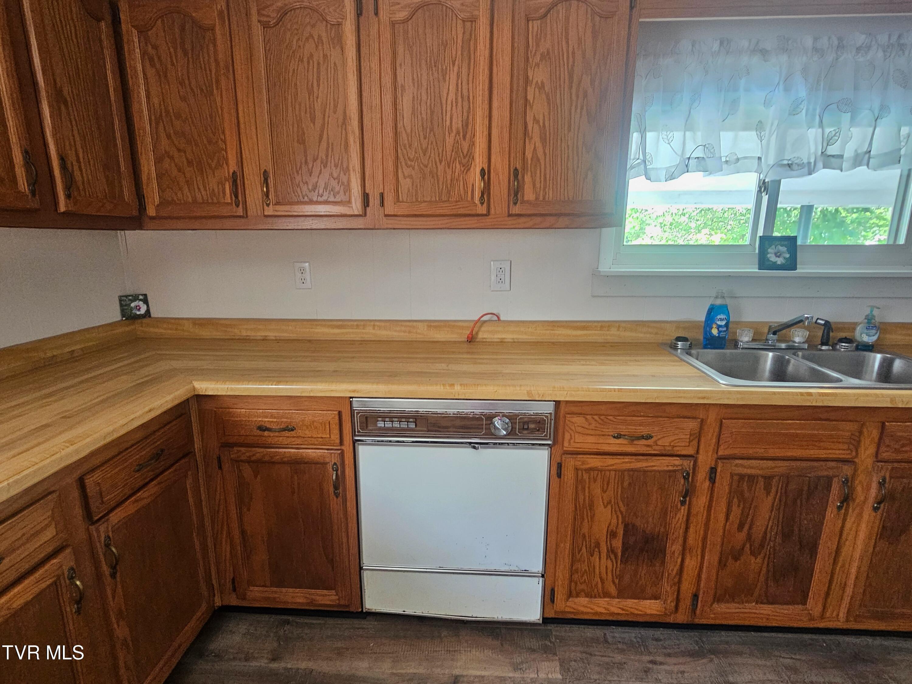 5643 Freeman Road Wise, VA 24293 - Photo 15 of 66 kitchen 8
