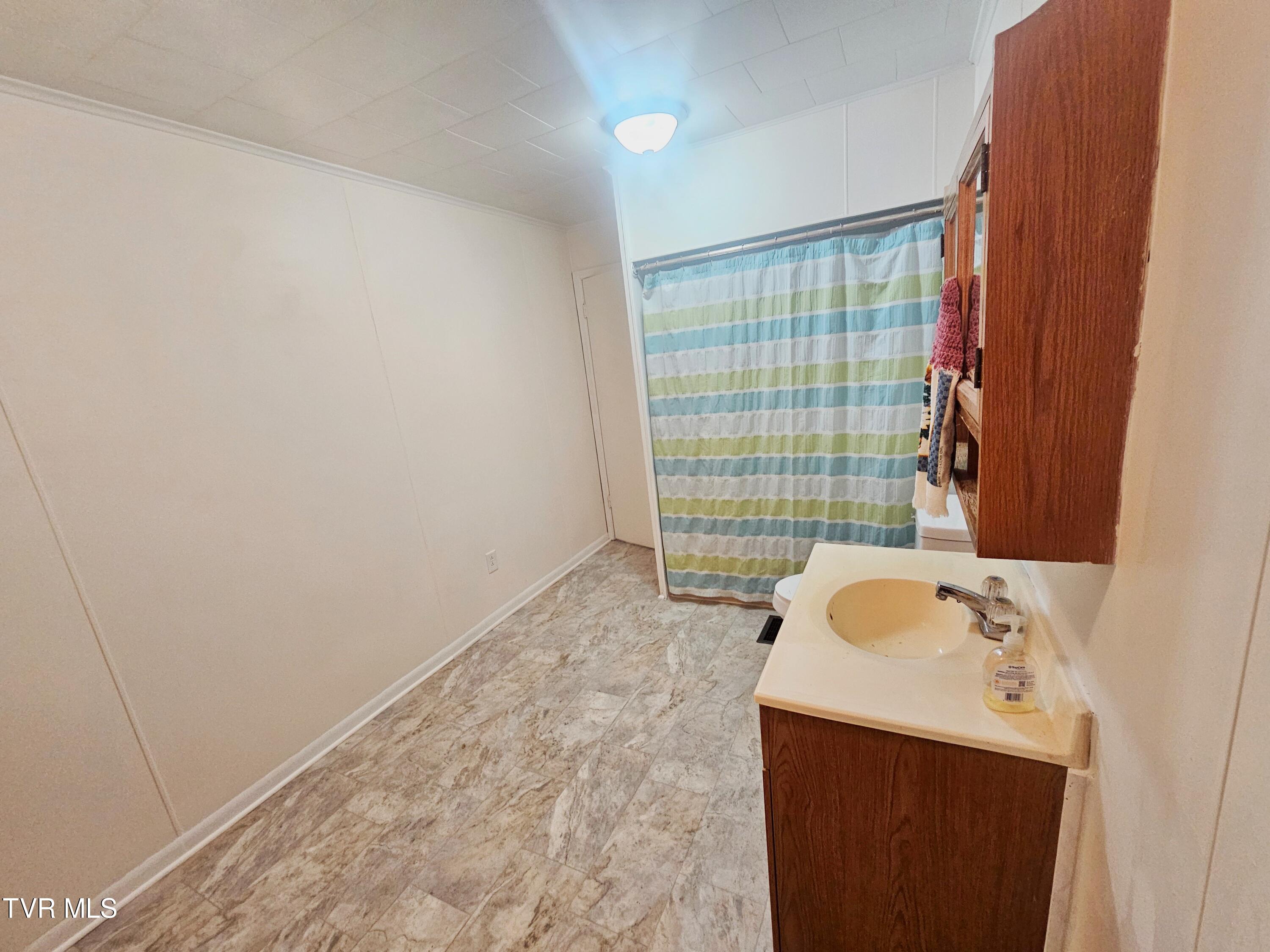 5643 Freeman Road Wise, VA 24293 - Photo 25 of 66 full bath 5