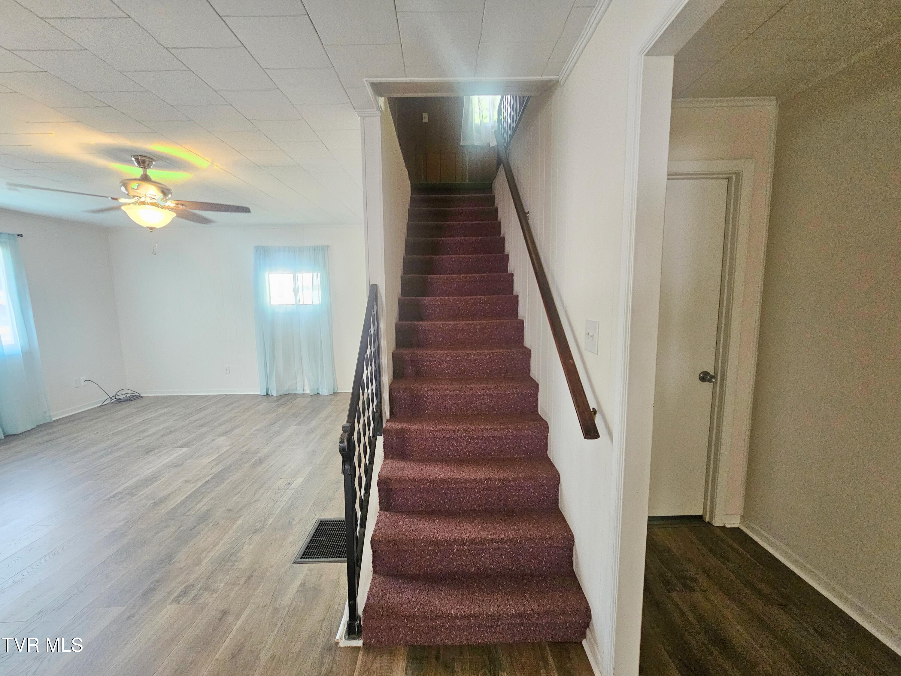 5643 Freeman Road Wise, VA 24293 - Photo 36 of 66 stairs 1