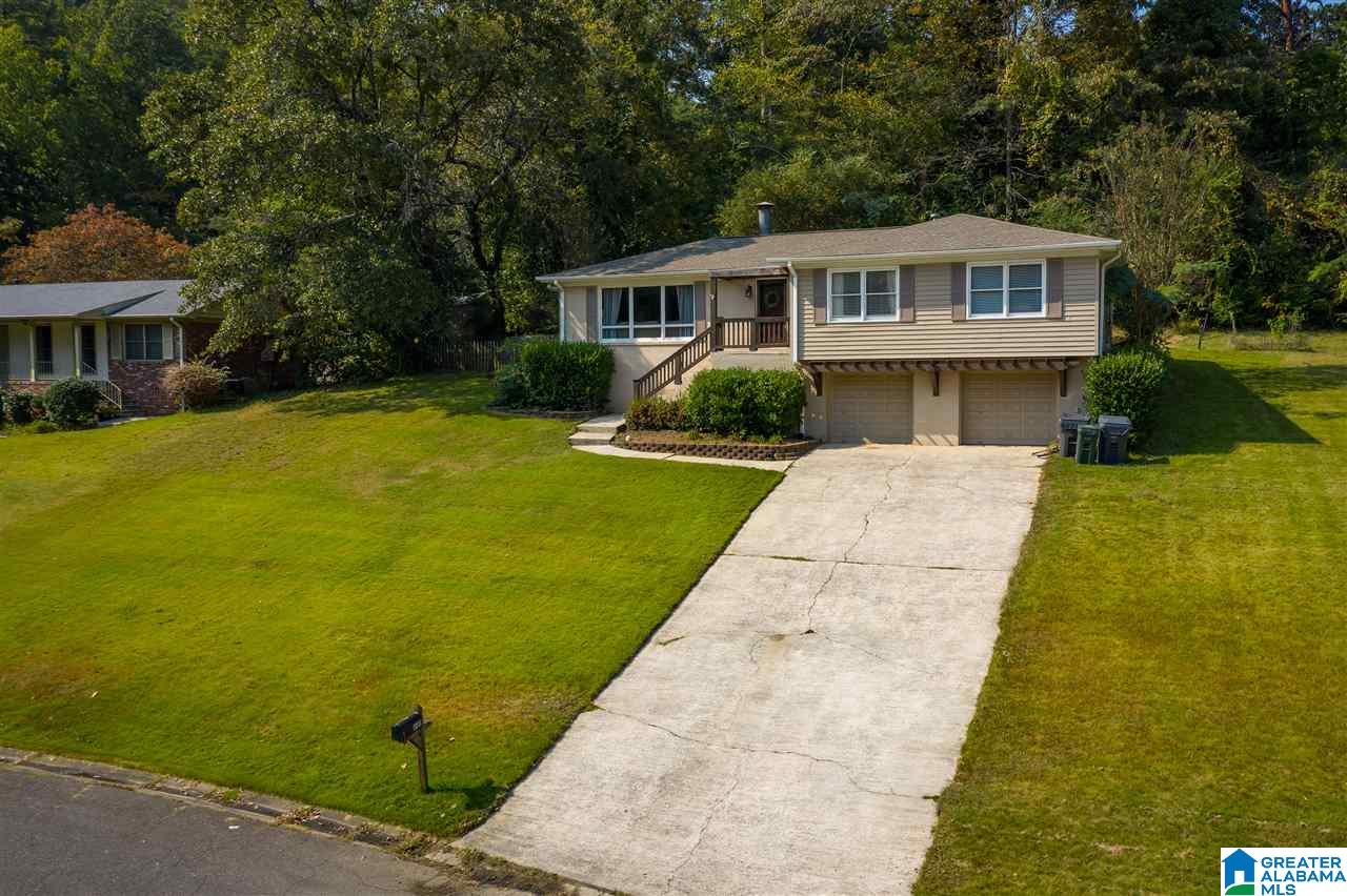 840 Comer Circle Birmingham, AL 35216 - Photo 3 of 32