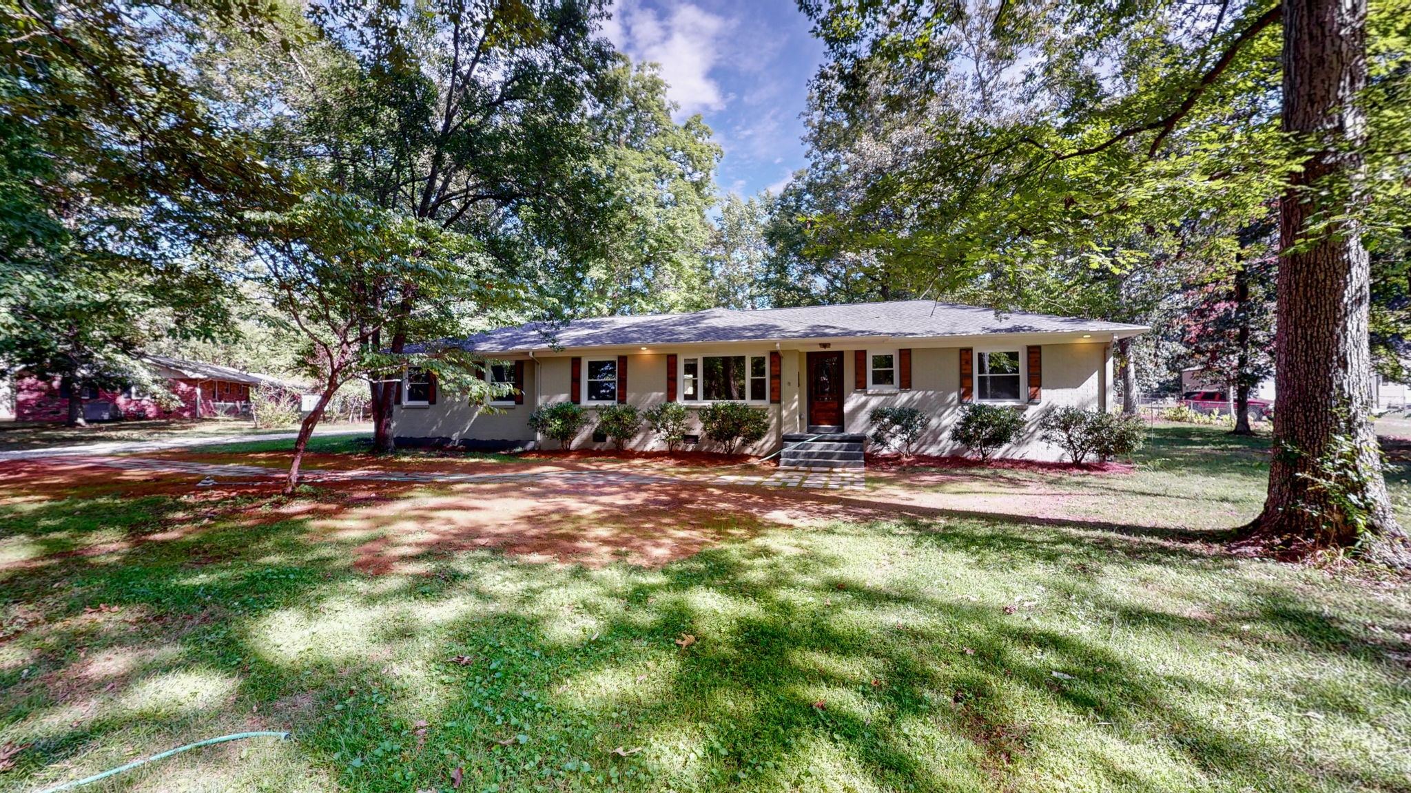 196 Thomas Street Manchester, TN 37355 - Photo 2 of 43 a view of a house with swimming pool and sitting area