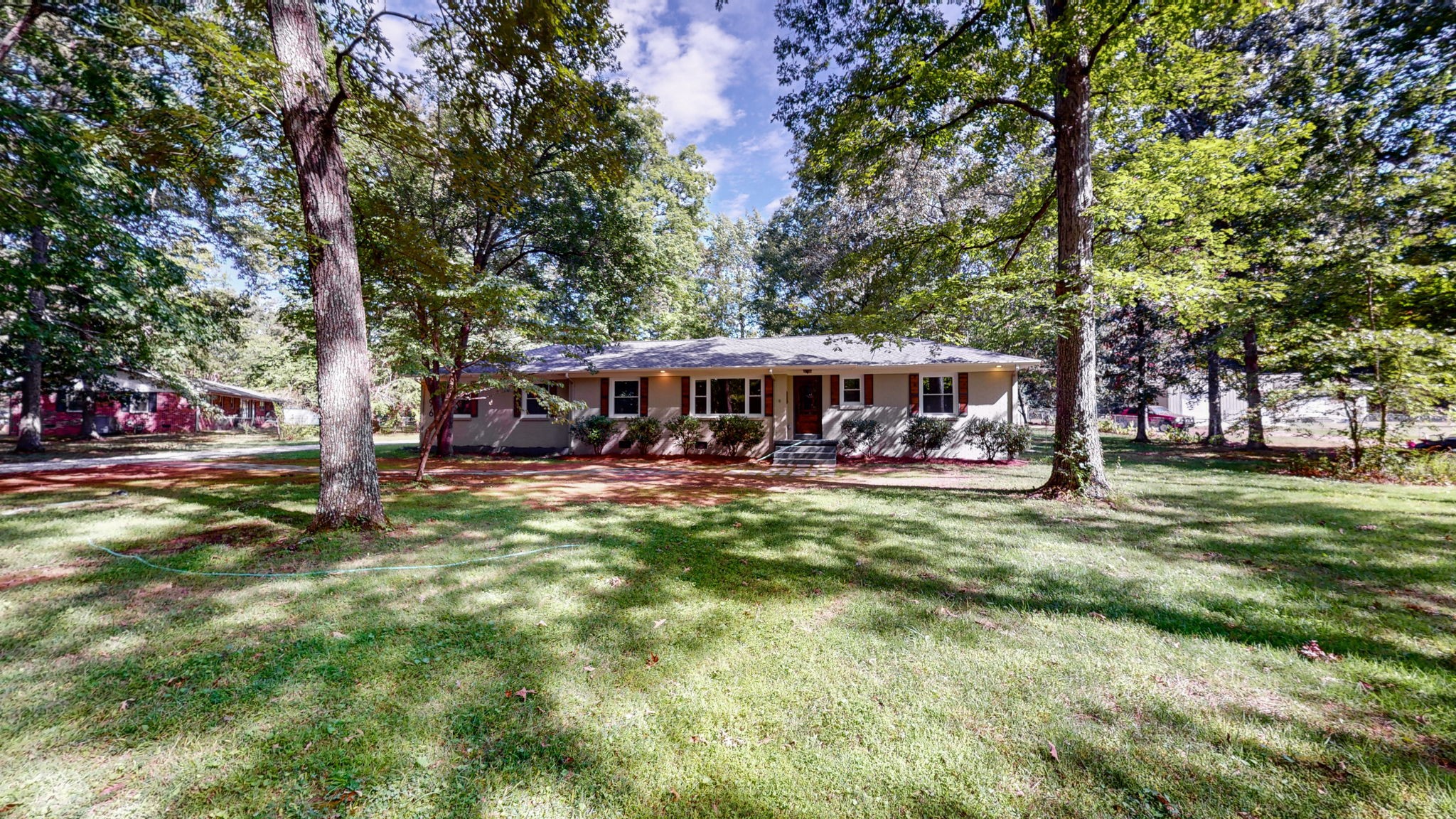 196 Thomas Street Manchester, TN 37355 - Photo 3 of 43 front view of a house with a big yard