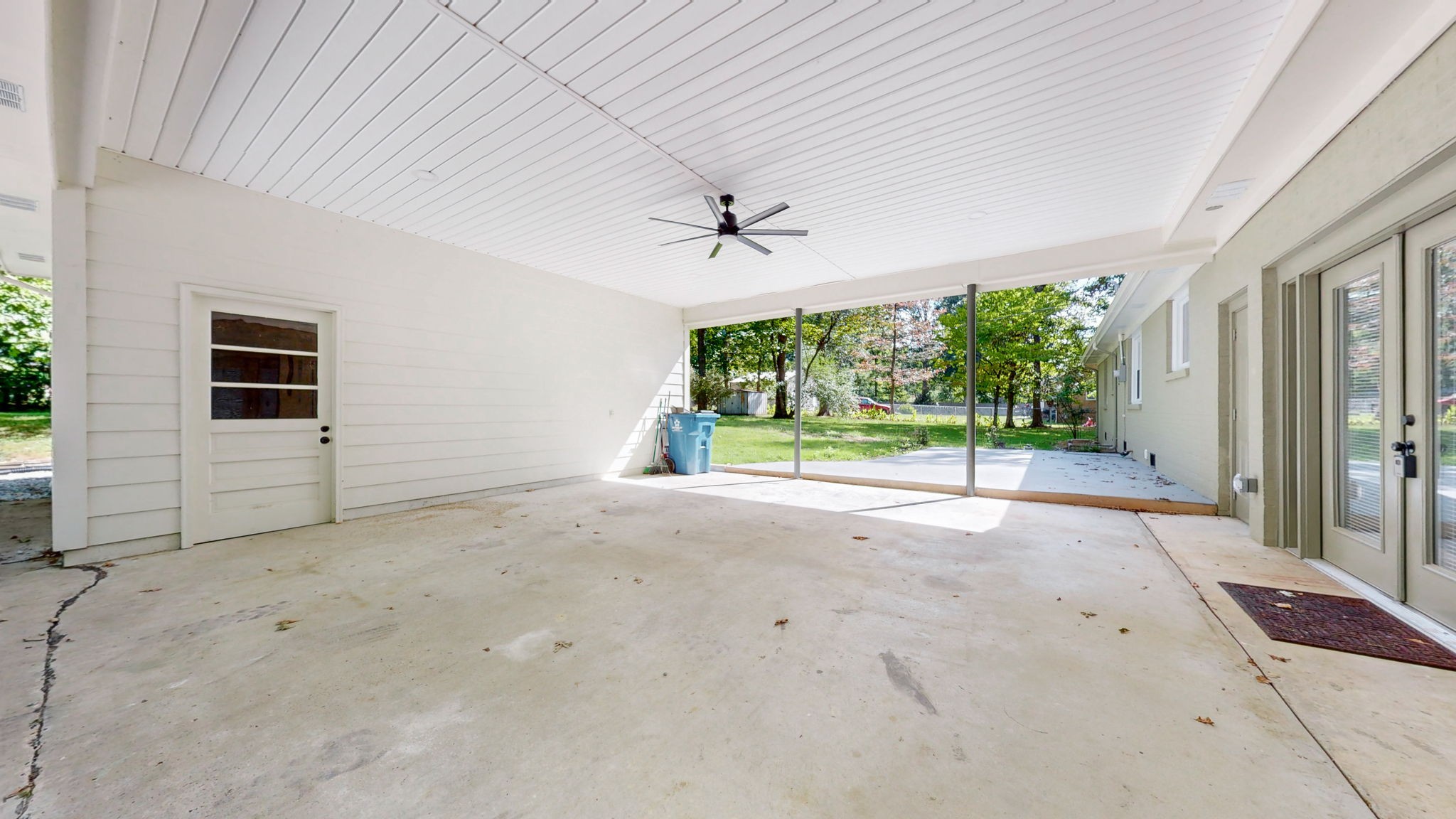 196 Thomas Street Manchester, TN 37355 - Photo 34 of 43 a view of a room with a ceiling fan and window