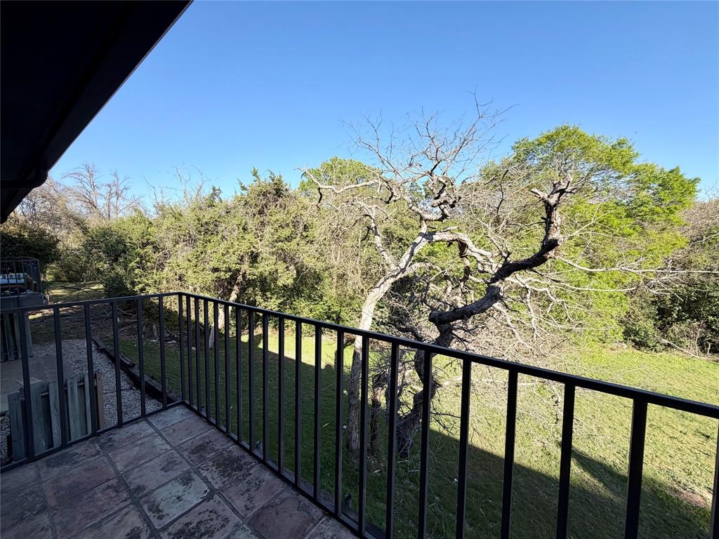 2802 Stewart Drive Waco, TX 76708 - Photo 8 of 21
