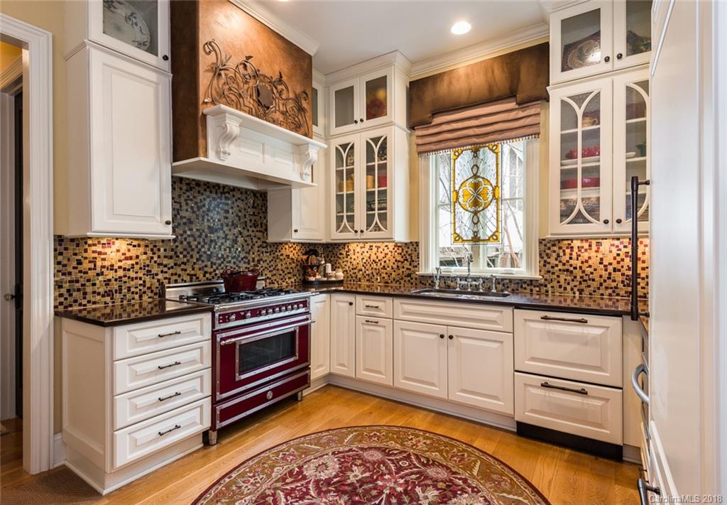 725 Spring Street Davidson, NC 28036 - Photo 7 of 36 Gallery Image 7