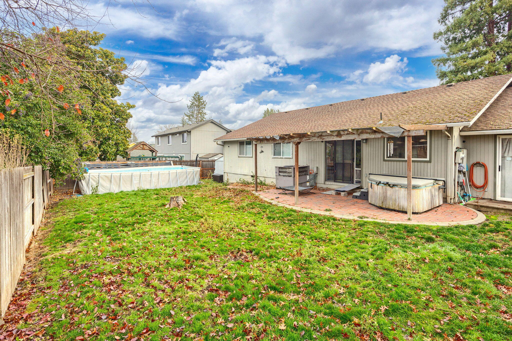 2703 Aldersgate Road Medford, OR 97504 - Photo 7 of 31 ApxAR (8)