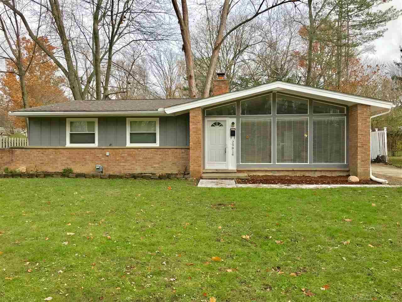 29814 Chelmsford Road Southfield, MI 48076 - Photo 1 of 26 31355848.JPG