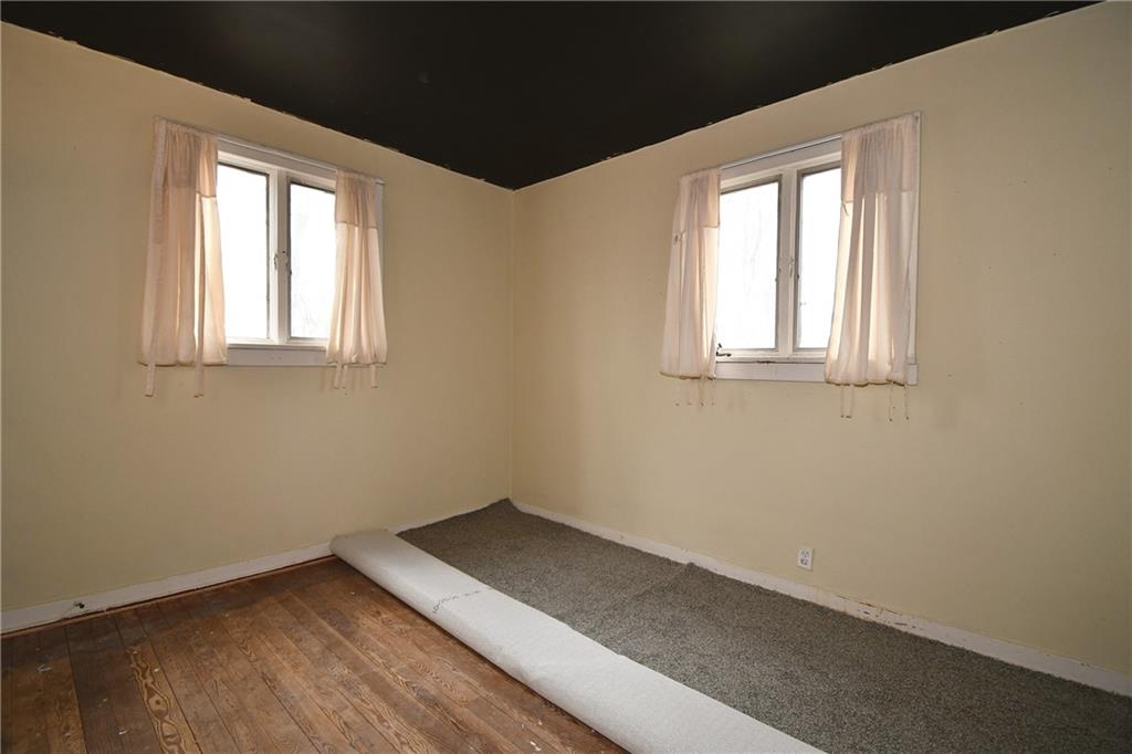 17 Dean Street Carnegie, PA 15106 - Photo 10 of 23 an empty room with a window