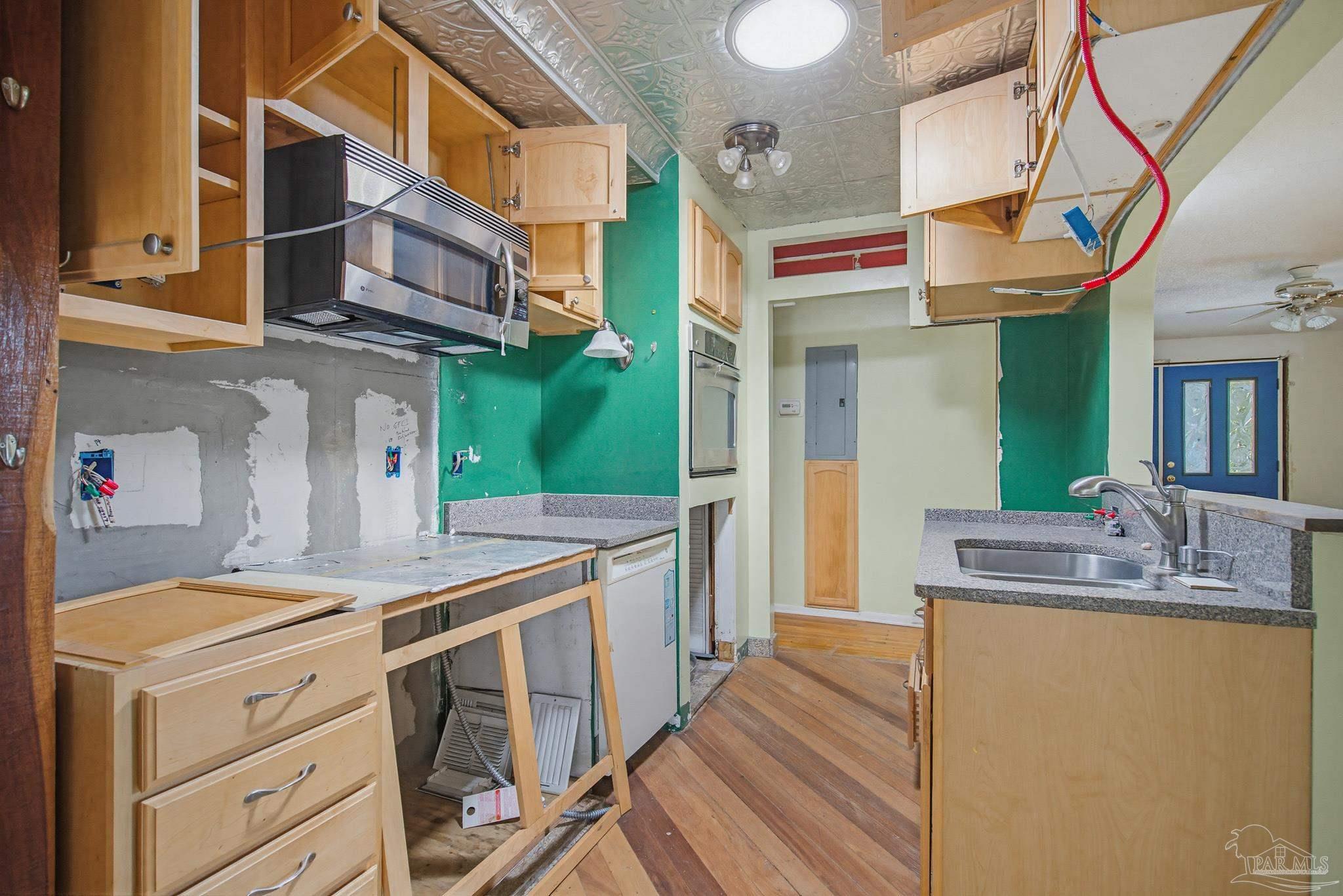 219 Greve Road Pensacola, FL 32507 - Photo 14 of 48