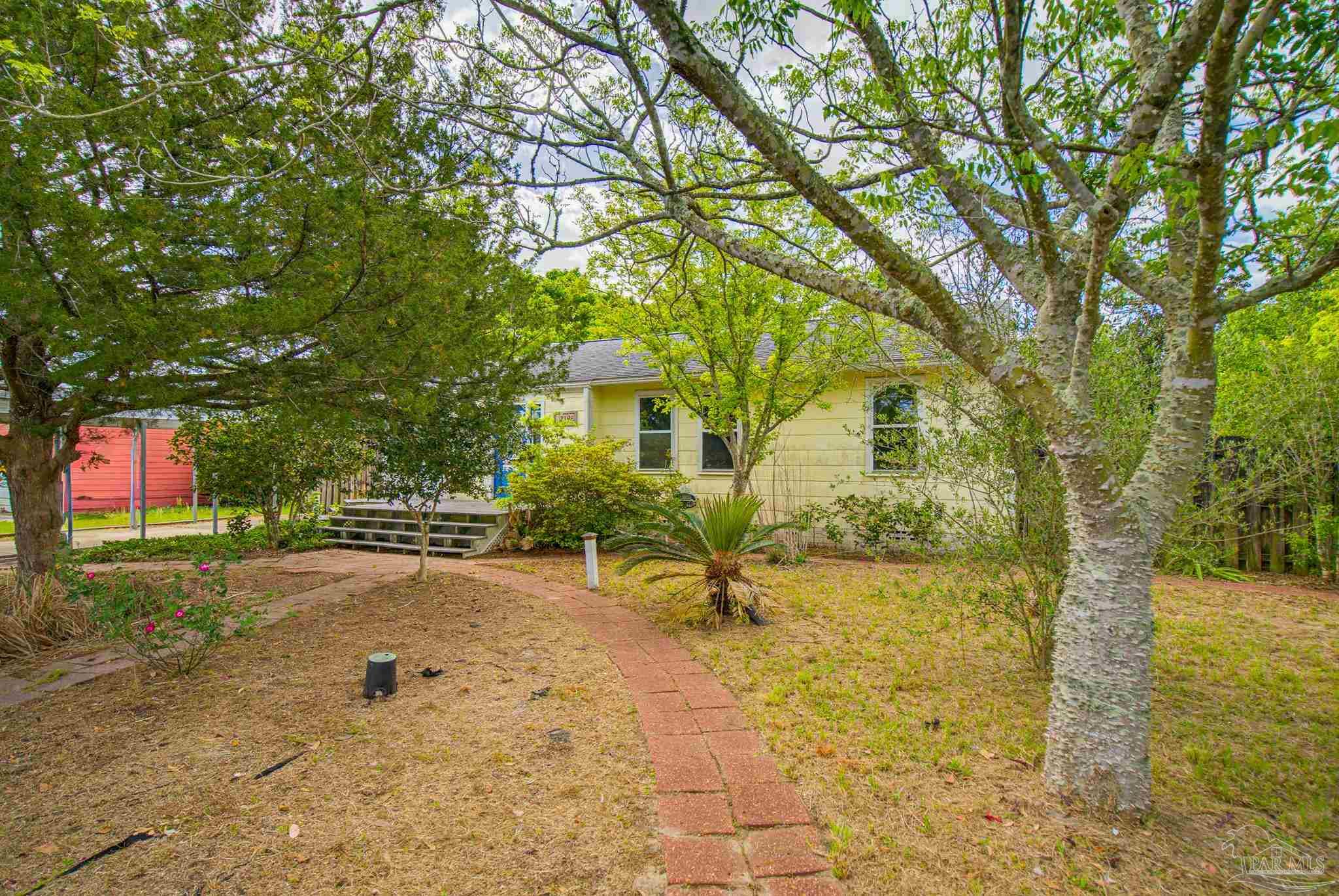 219 Greve Road Pensacola, FL 32507 - Photo 4 of 48