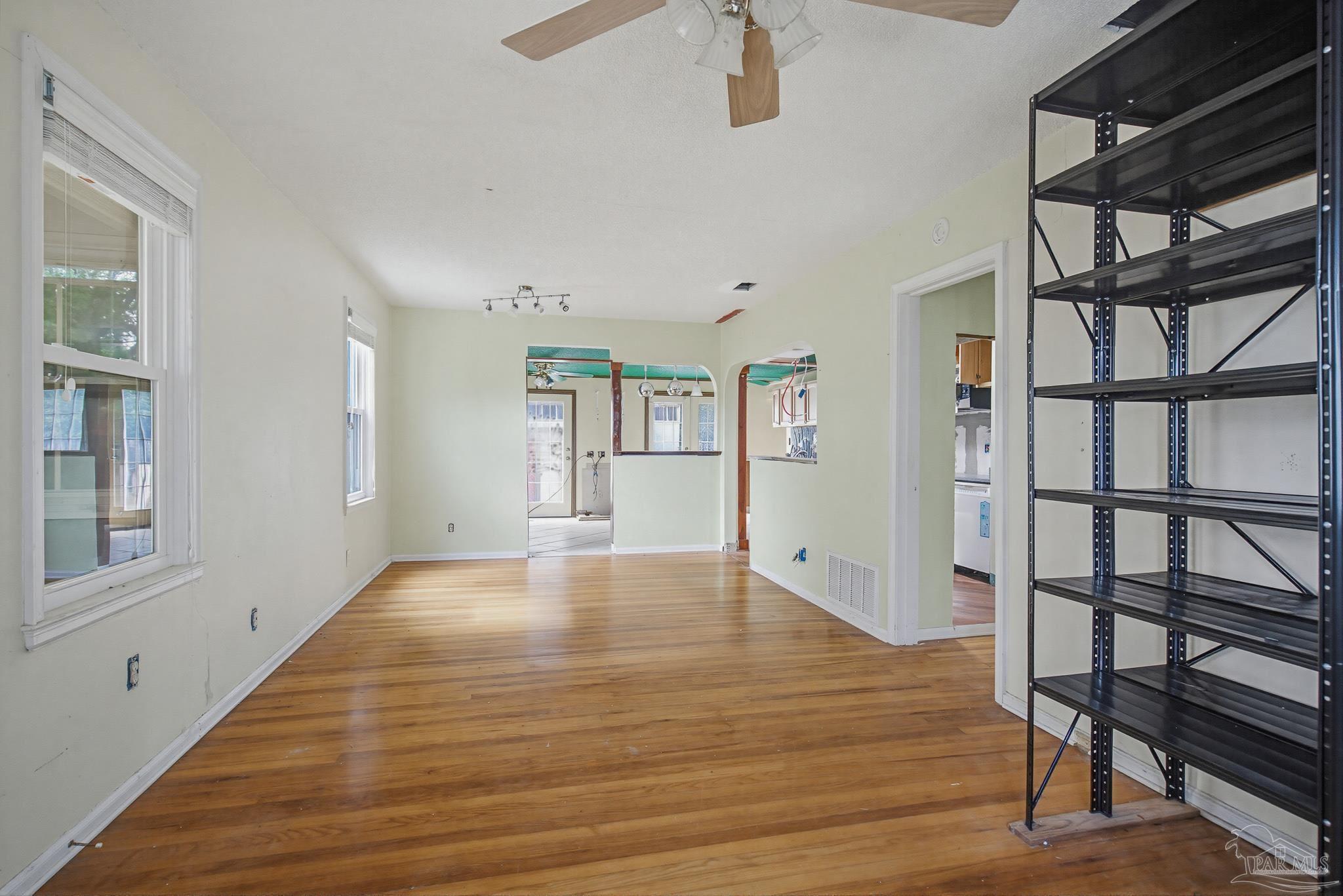 219 Greve Road Pensacola, FL 32507 - Photo 7 of 48