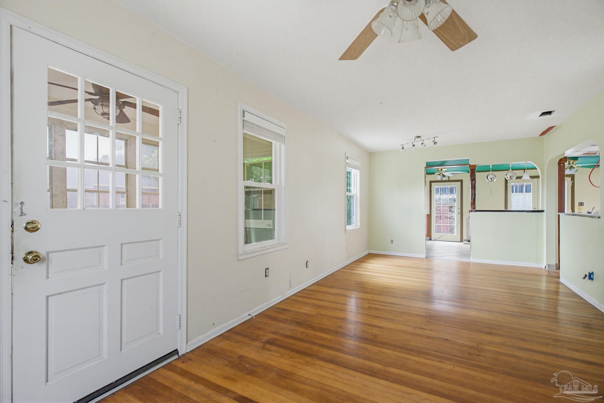 219 Greve Road Pensacola, FL 32507 - Photo 8 of 48