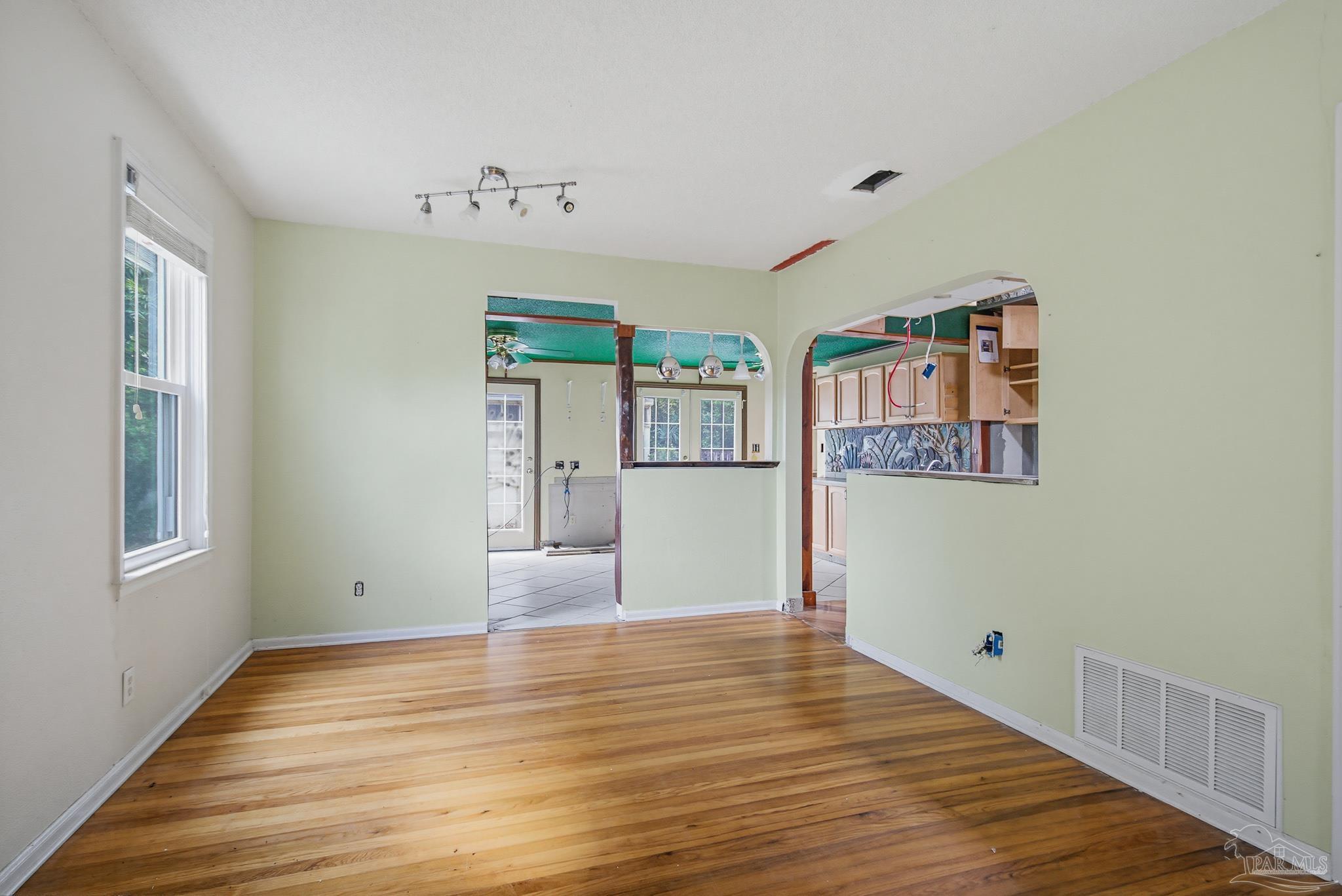 219 Greve Road Pensacola, FL 32507 - Photo 9 of 48