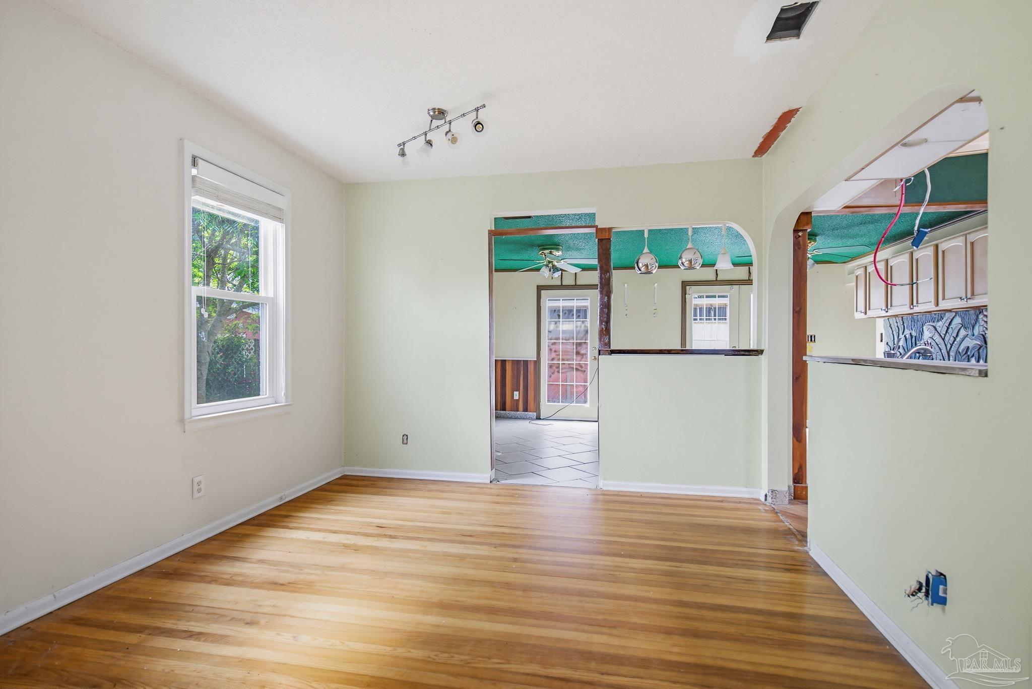 219 Greve Road Pensacola, FL 32507 - Photo 10 of 48