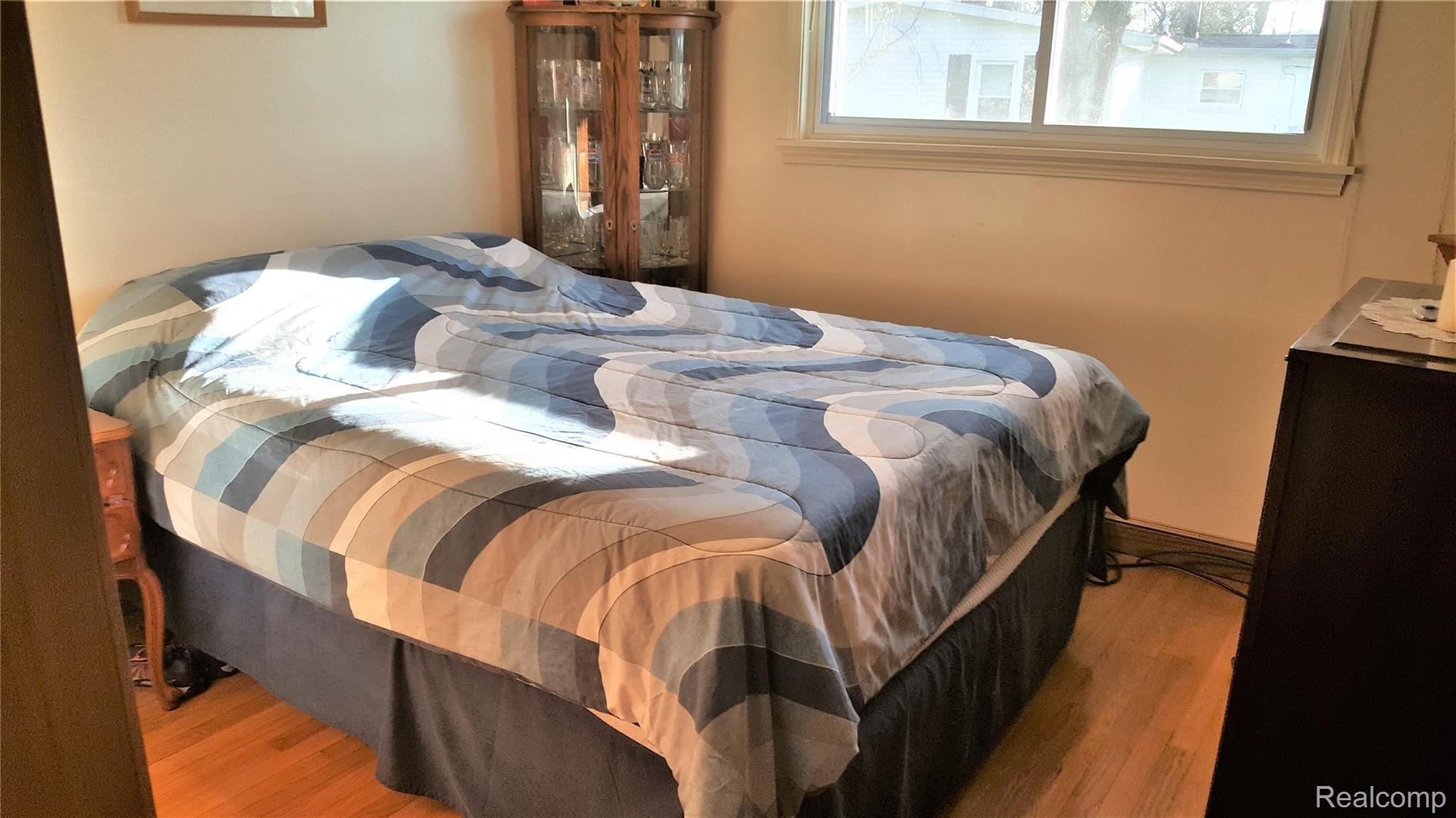 8773 US Turnpike Road Newport, MI 48166 - Photo 29 of 32 3rd bedroom.