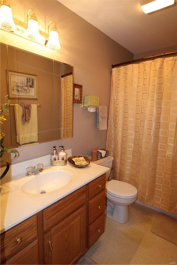 1308 Ridgefield Drive Godfrey, IL 62035 - Photo 17 of 26 Gallery Image 17