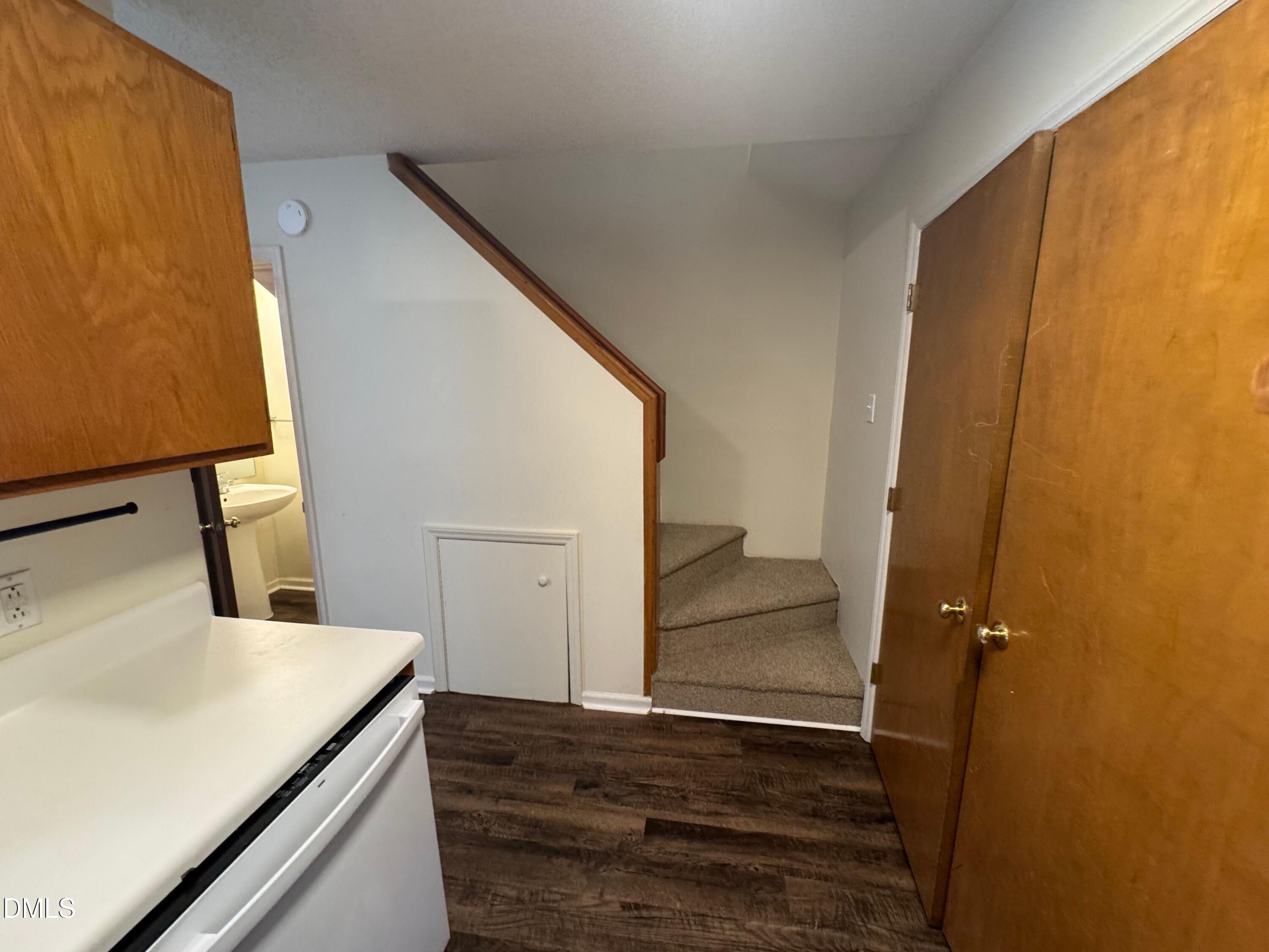 2918 Faversham Place Raleigh, NC 27604 - Photo 6 of 15