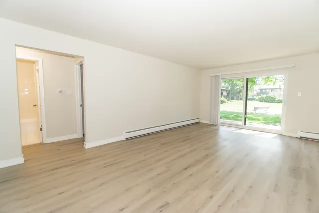 $177,700 | 2640 North Windsor Drive, Unit 102, Arlington Heights, IL 60004