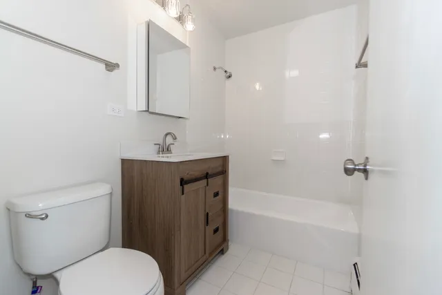 $177,700 | 2640 North Windsor Drive, Unit 102, Arlington Heights, IL 60004