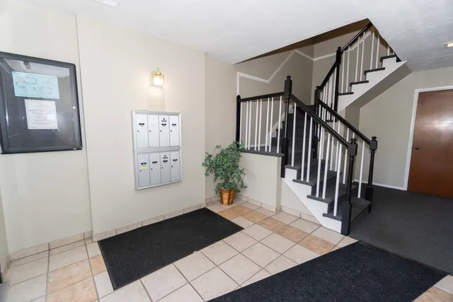 $177,700 | 2640 North Windsor Drive, Unit 102, Arlington Heights, IL 60004