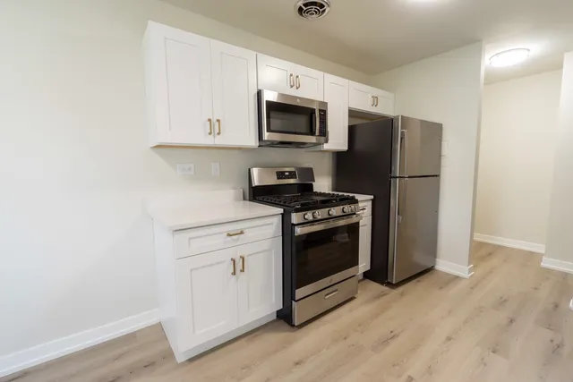 $177,700 | 2640 North Windsor Drive, Unit 102, Arlington Heights, IL 60004