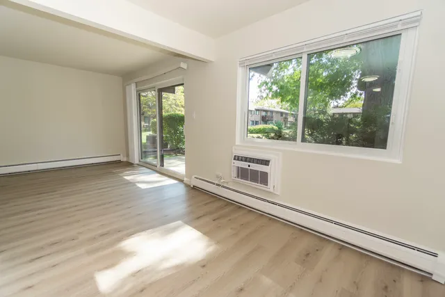 $177,700 | 2640 North Windsor Drive, Unit 102, Arlington Heights, IL 60004