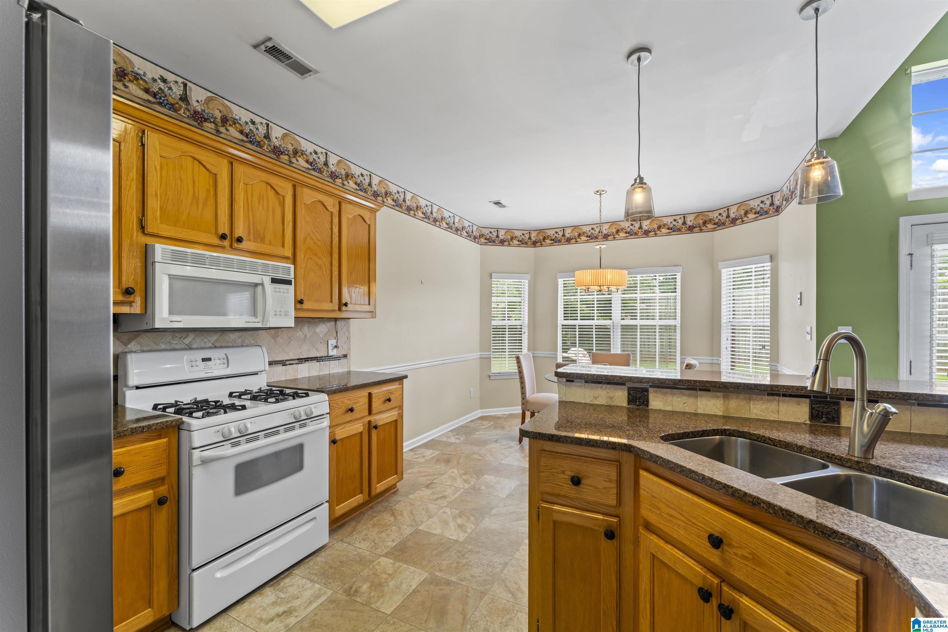 290 Victoria Station Alabaster, AL 35114 - Photo 14 of 46