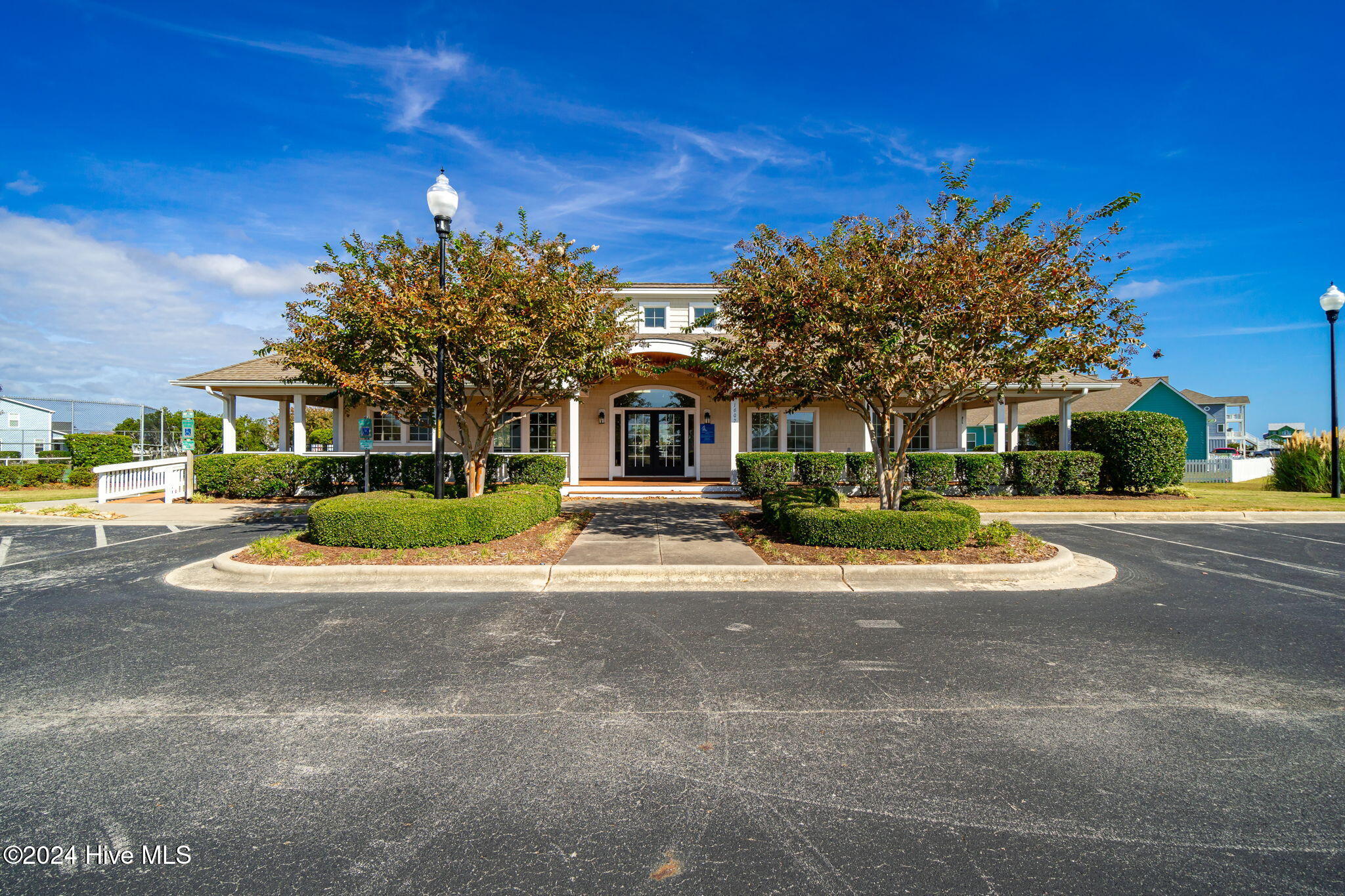 1602 Mainsail Road Morehead City, NC 28557 - Photo 28 of 32 Community clubhouse and pool