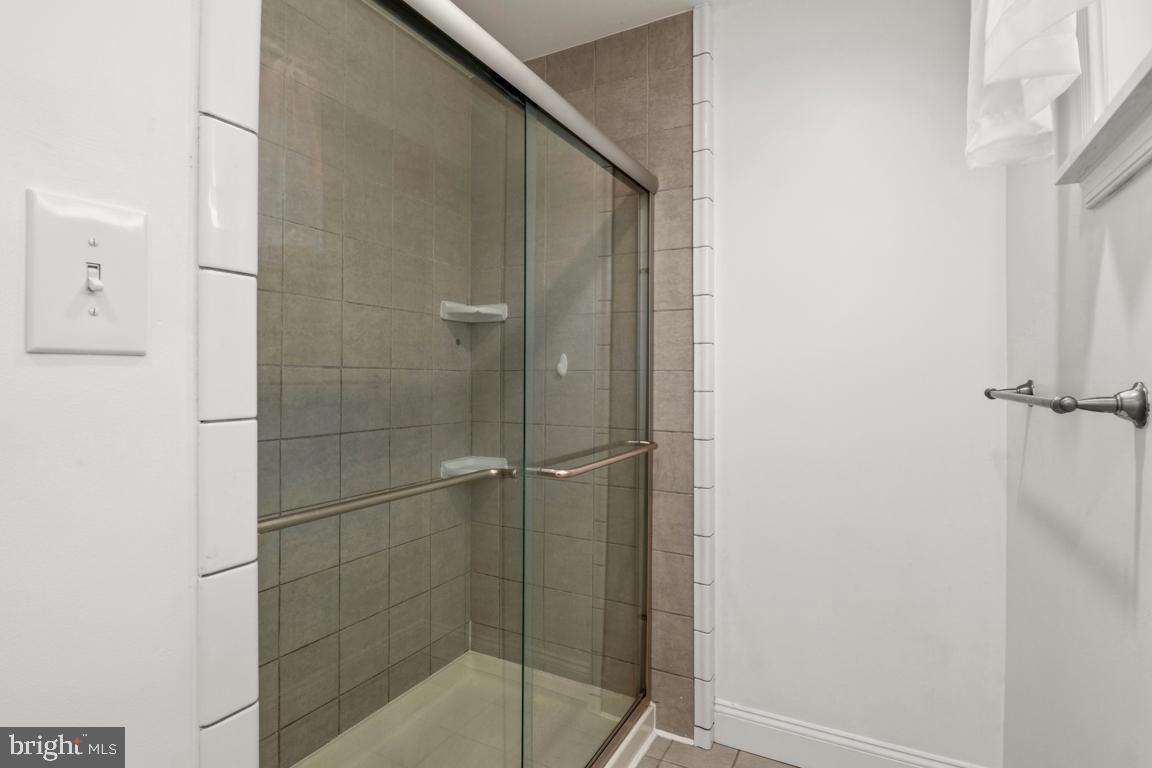 416 Stuart Lane Ambler, PA 19002 - Photo 19 of 42
