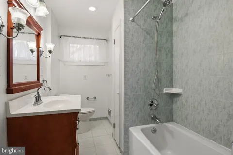 $750,000 | 416 Stuart Lane, Ambler, PA 19002