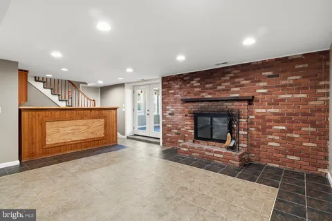 $750,000 | 416 Stuart Lane, Ambler, PA 19002