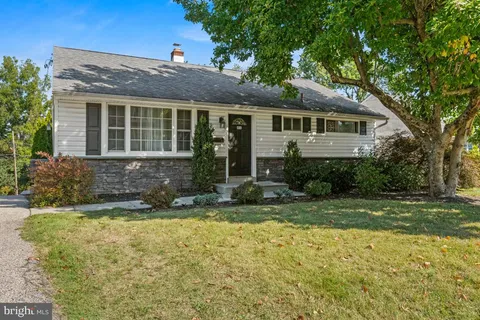 $750,000 | 416 Stuart Lane, Ambler, PA 19002