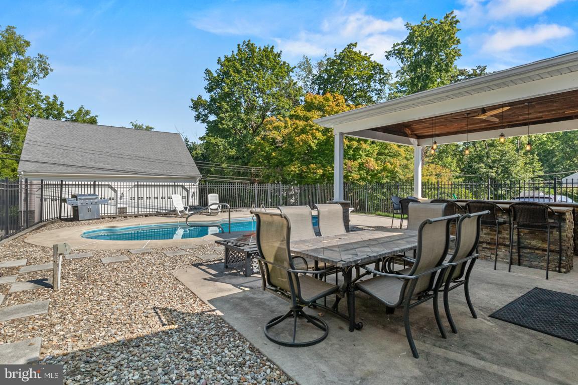 416 Stuart Lane Ambler, PA 19002 - Photo 29 of 42