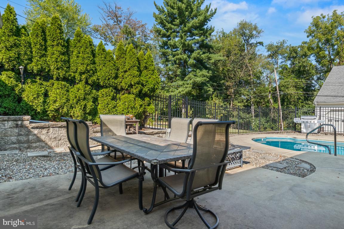 416 Stuart Lane Ambler, PA 19002 - Photo 32 of 42