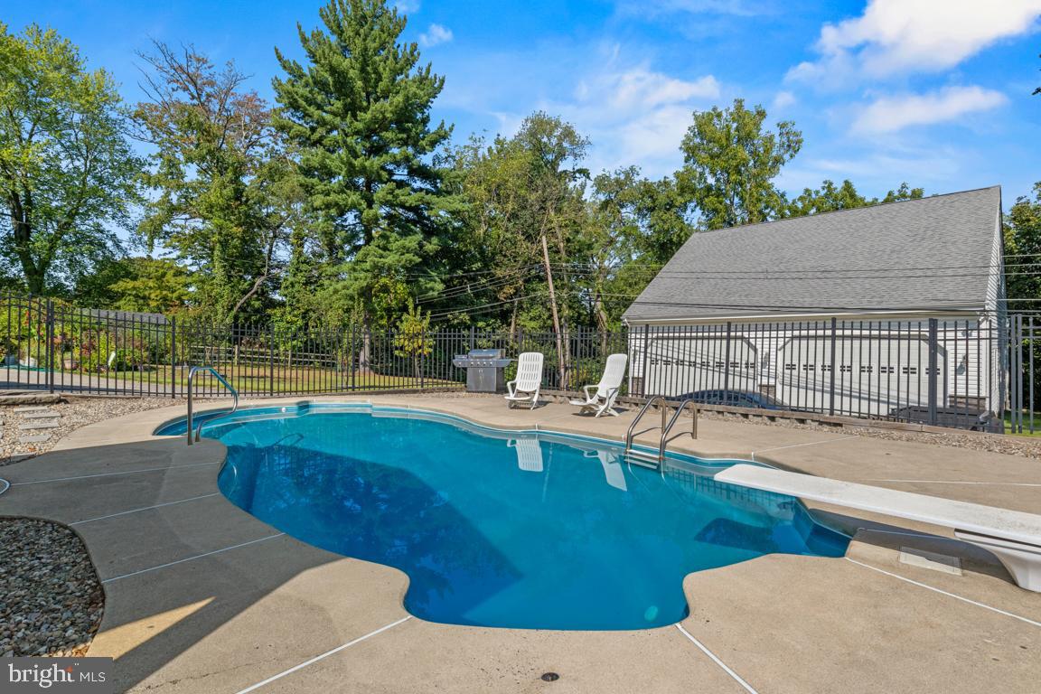 416 Stuart Lane Ambler, PA 19002 - Photo 33 of 42