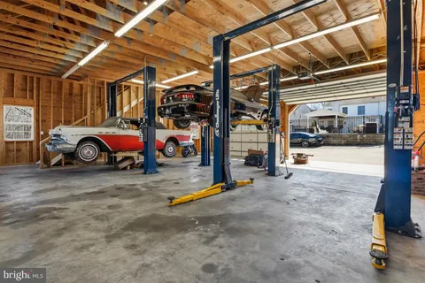 $750,000 | 416 Stuart Lane, Ambler, PA 19002