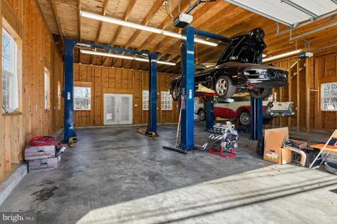 $750,000 | 416 Stuart Lane, Ambler, PA 19002