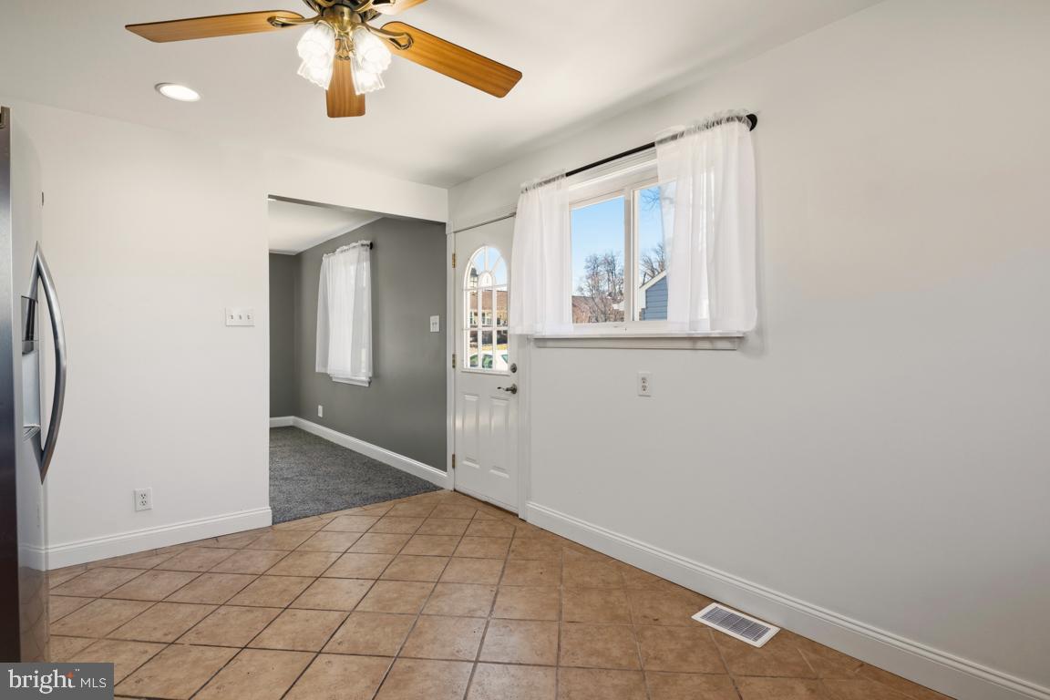 416 Stuart Lane Ambler, PA 19002 - Photo 10 of 42