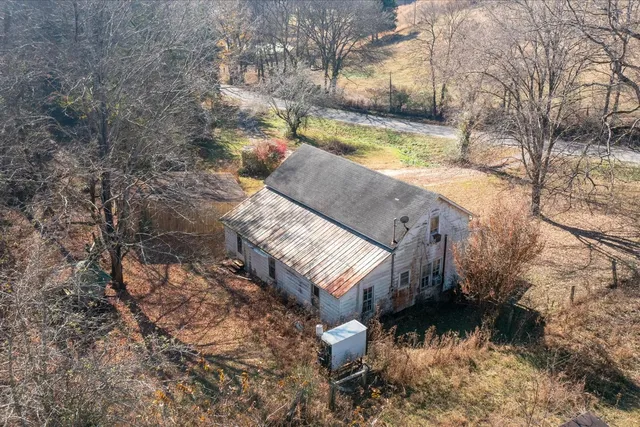$650,000 | 3885 Delina Road, Cornersville, TN 37047