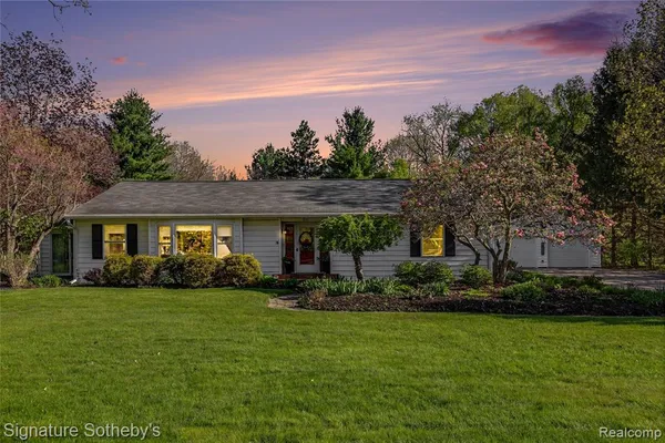 $494,000 | 610 West Ellis Street, Belding, MI 48809