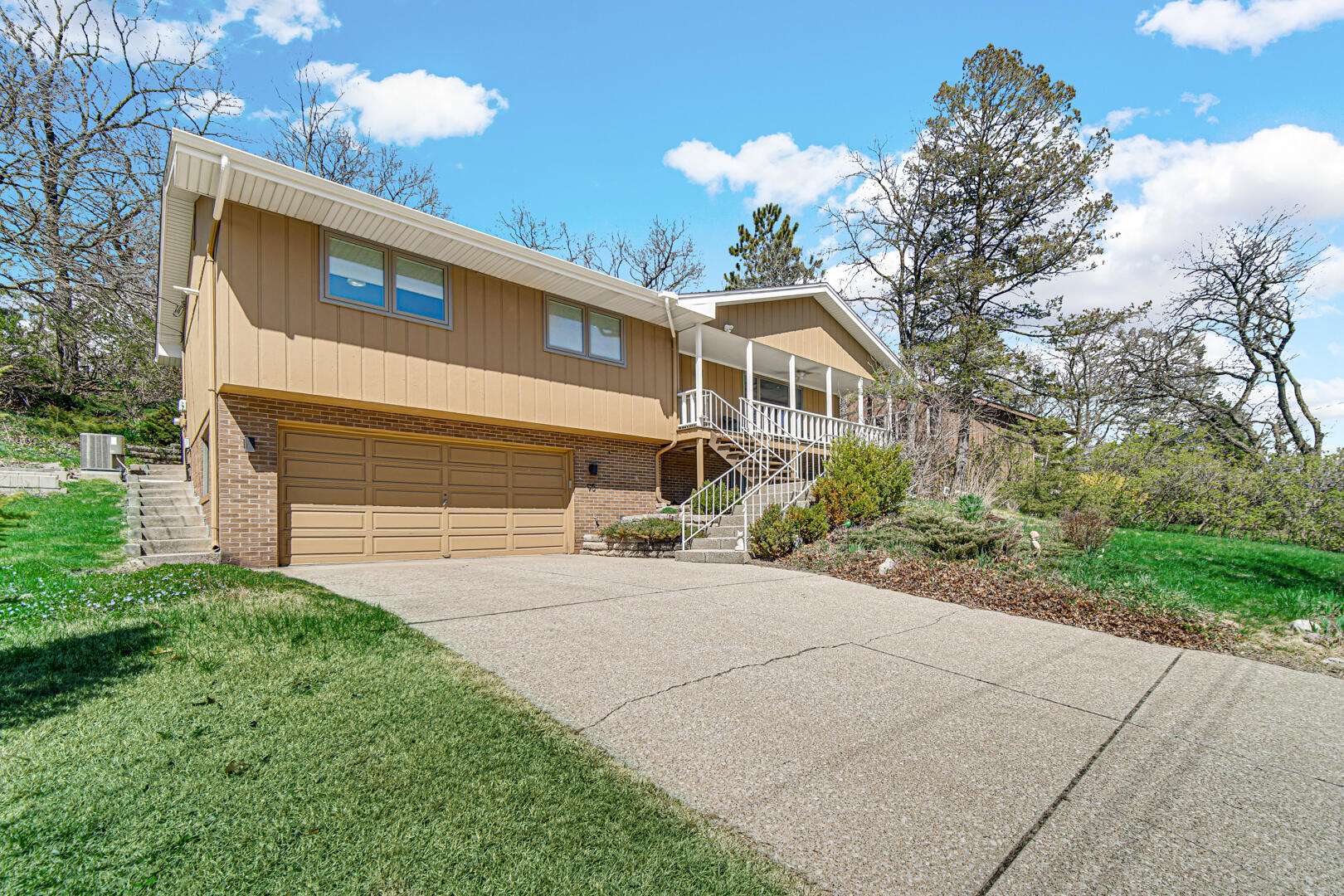 95 Diana Road Ogden Dunes, IN 46368 - Photo 2 of 30 1620x1080
