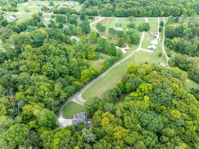 $749,999 | 4238 Pulaski Highway, Culleoka, TN 38451