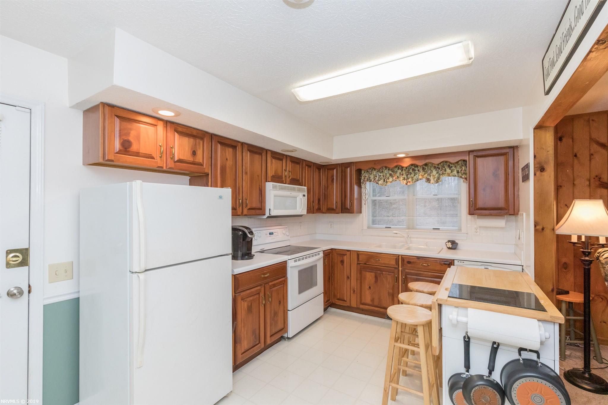887 Colonial Road Fancy Gap, VA 24328 - Photo 17 of 105 Gallery Image 17