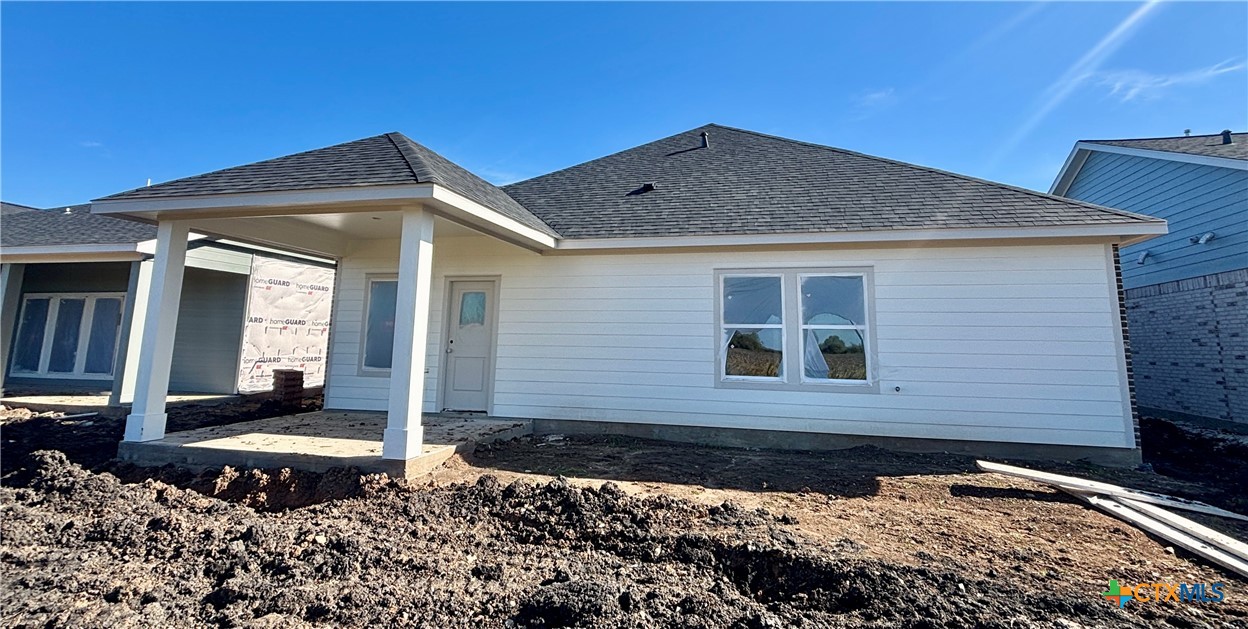 306 Cardinal Dr Port Port Lavaca, TX 77979 - Photo 2 of 16 a front view of a house