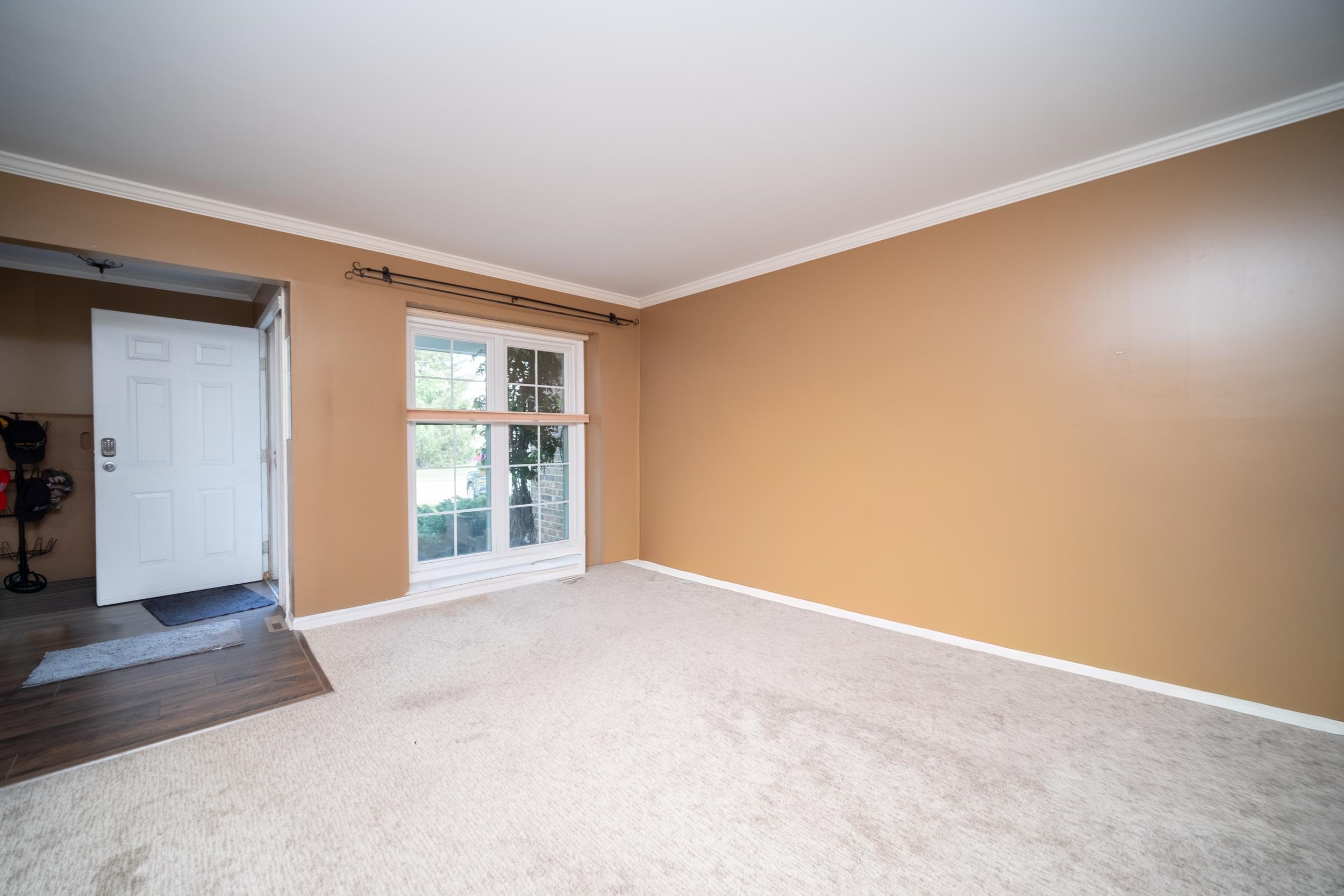 836 Golf Course Road Crystal Lake, IL 60014 - Photo 4 of 29