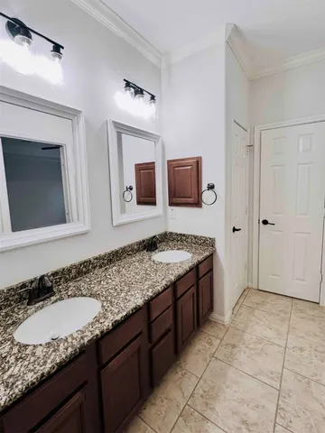 $2,550 | 133 East Montfair Boulevard, The Woodlands, TX 77382