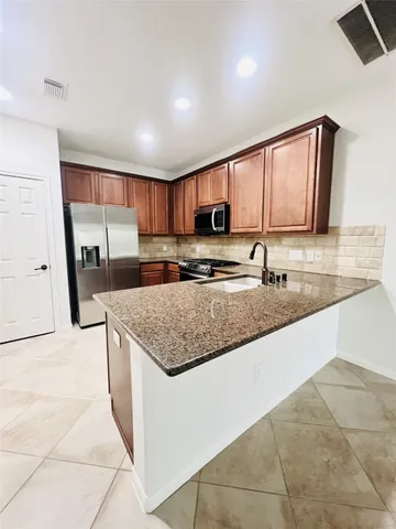 $2,550 | 133 East Montfair Boulevard, The Woodlands, TX 77382